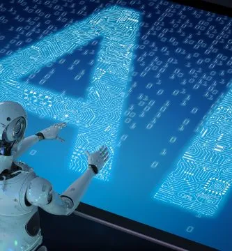 Robot con diseño futurista señalando el texto AI en una pantalla digital con circuitos y números binarios.